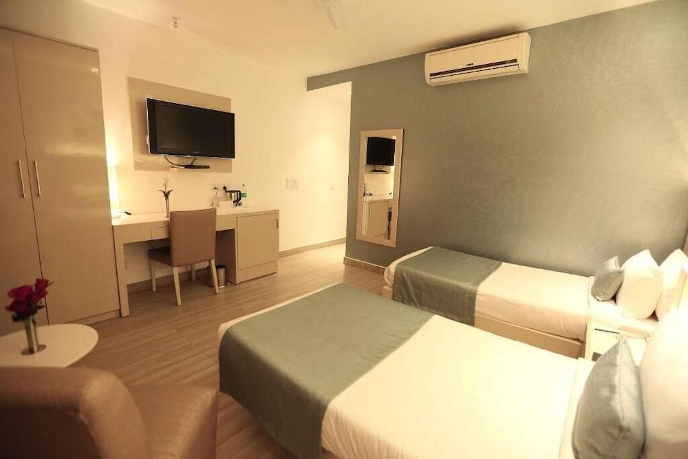 Hotel Shanti Palace West Patel Nagar Yeni Delhi Dış mekan fotoğraf