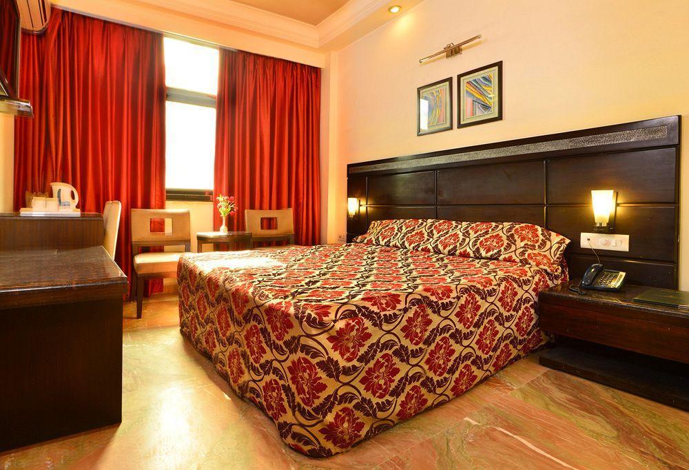 Hotel Shanti Palace West Patel Nagar Yeni Delhi Dış mekan fotoğraf