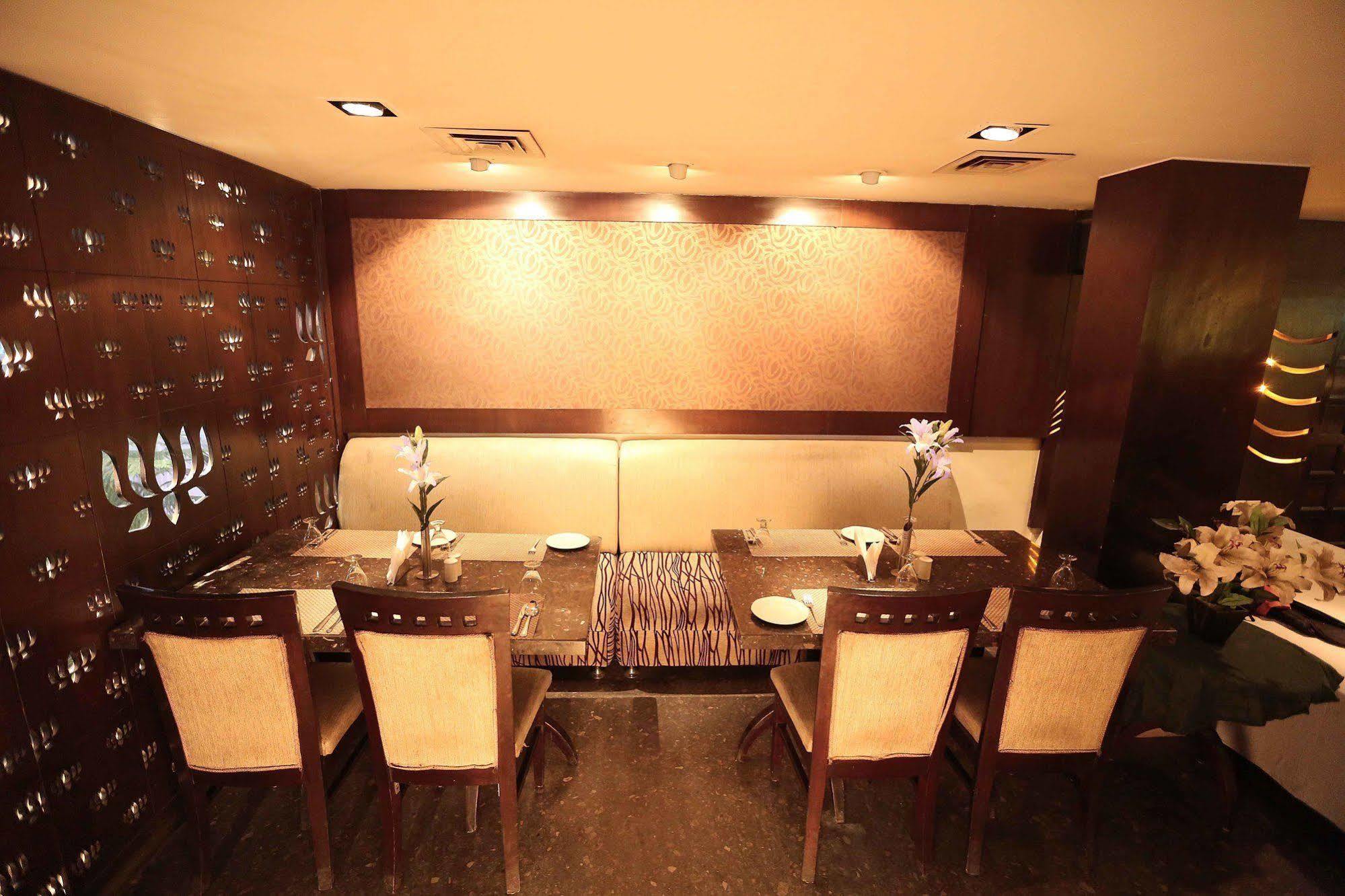 Hotel Shanti Palace West Patel Nagar Yeni Delhi Dış mekan fotoğraf
